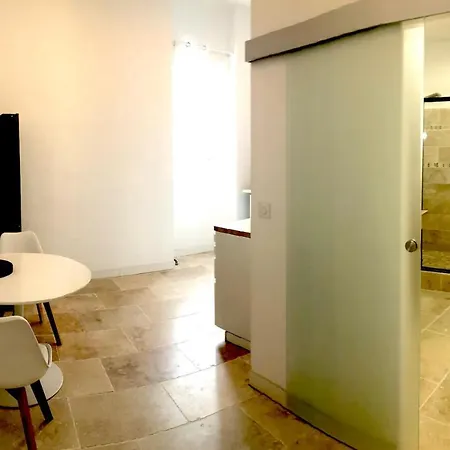 Nemausa Apartis Apartment *